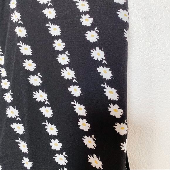 En Saison Daisy Print Cross Back Slip Dress Size Medium - Picture 4 of 10